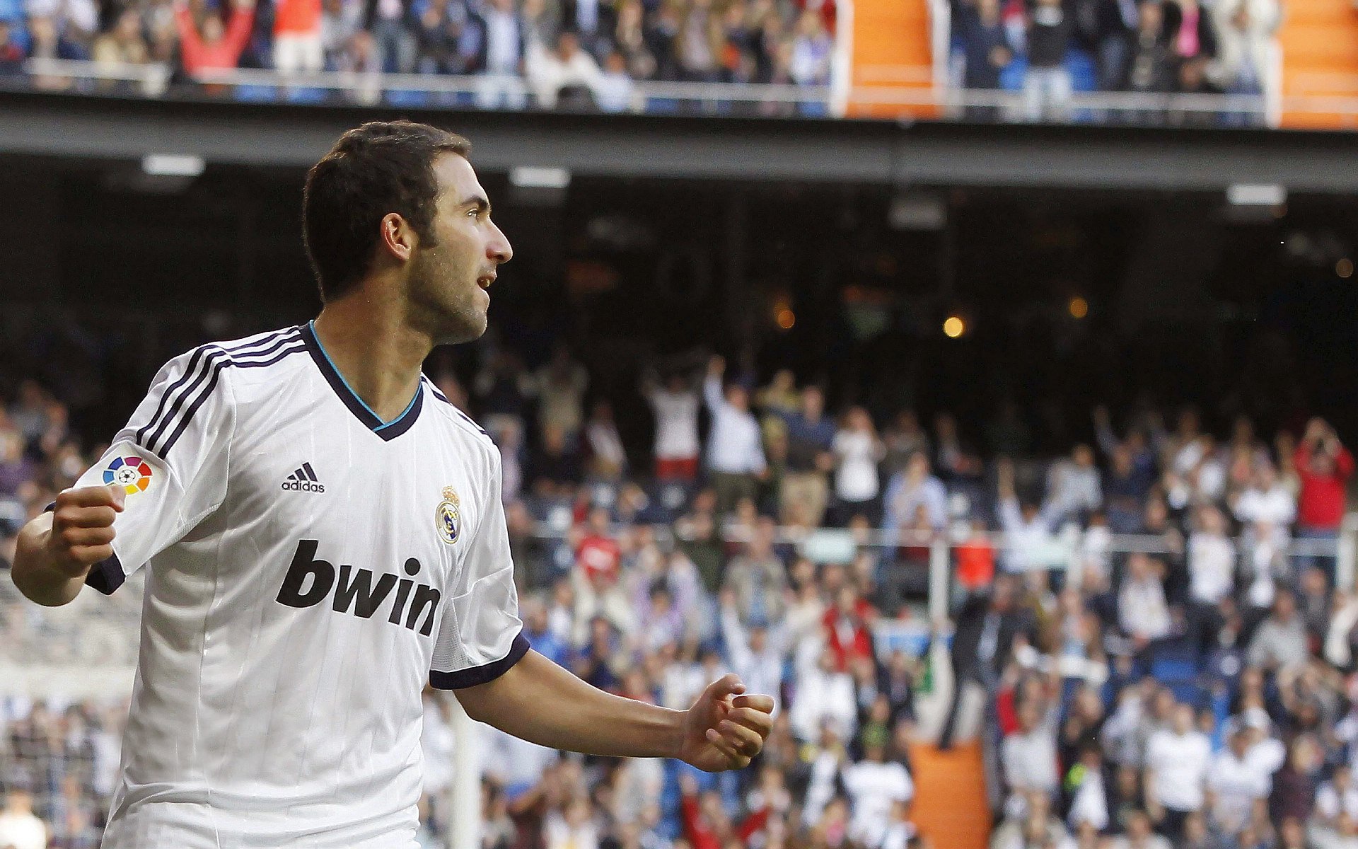 强强对话即将展开,预示一场激烈赛事,强强对决下一句是什么